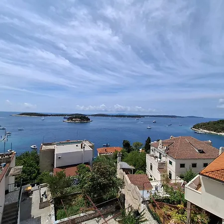 Delux Nena Hvar Town